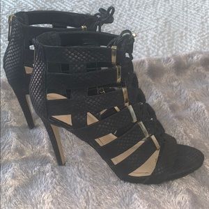 VINCE CAMUTO HEELS😍
